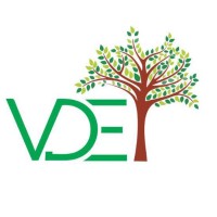 AM & VARIS DESIGN AND ENGINEERING Logo