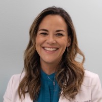 Paramount Smile, By: Dr. Melissa Jurado Logo