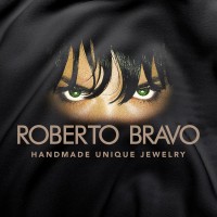 Roberto Bravo Logo