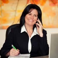 Leanne Poulton Real Estate Executive - Eview Group Logo
