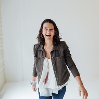 Lindsay Wrege Speaks Logo