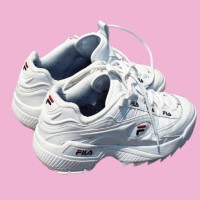 shoegazing: arts & style Logo