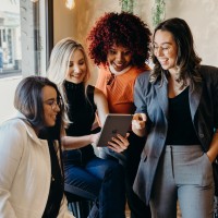 Elas no Digital | Marketing e Empreendedorismo Feminino Logo