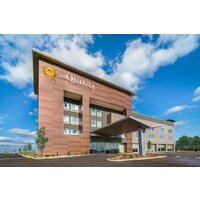 La Quinta Inn & Suites by Wyndham Louisville Northeast Logo