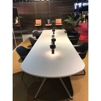 PROPOS&MIChAEL ThONET Logo