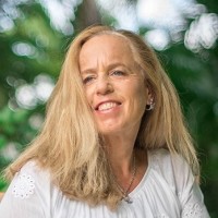 Simple Health by Dr. Holly Donahue Logo