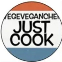 The Vegeveganchef Logo