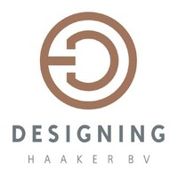 DESIGNING HAAKER Mannequins, Windows & VM Logo
