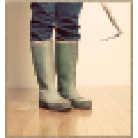 Two Women and a Hoe® - The Fine Art of Soul to Soil Logo