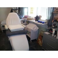 Beauty Center Physical Logo