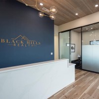 BLACK HILLS SD REALTY Logo