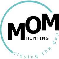 Mom Hunting Logo