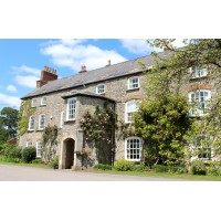 TOCKINGTON MANOR SCHOOL AND NURSERY Logo