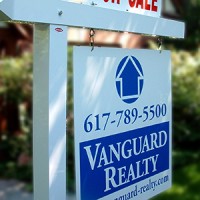Vanguard Realty Logo