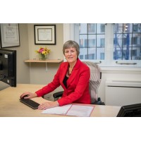 DR DIANA HOLDRIGHT LTD Logo