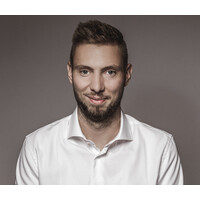 Rian Verhagen Logo