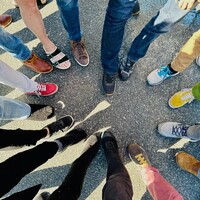 Sixteen Feet Logo