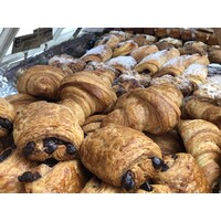 Essencia Artisan Bakery & Chocolaterie Logo