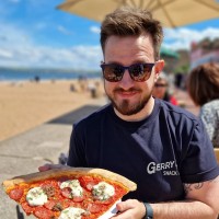 Chris Eats Logo