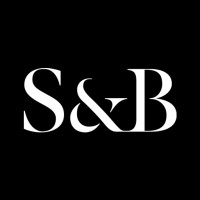 SKOUHUS & BOMBELLI Logo