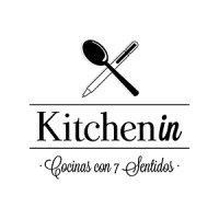 Kitchen in · Cocinas con 7 Sentidos Logo
