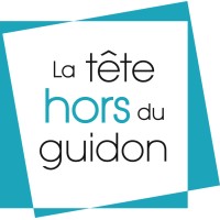 La tête hors du guidon Logo