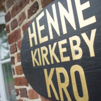 Henne Kirkeby Kro Logo