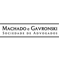 Machado e Gavronski Sociedade de Advogados Logo