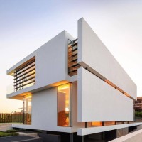 Regal Properties Logo